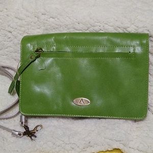 NWOT Arielle 💚 Leather  Crossbody Bag